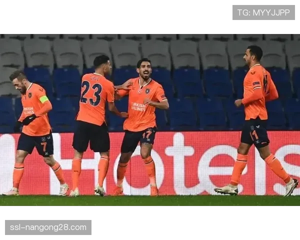 比利亚雷亚尔4-2击败阿尔梅里亚，索尔洛特上演帽子戏法